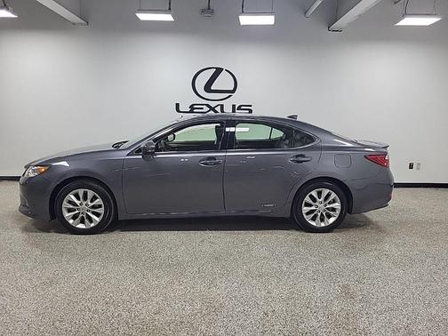 2015 Lexus ES 300h Base