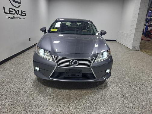 2015 Lexus ES 300h Base