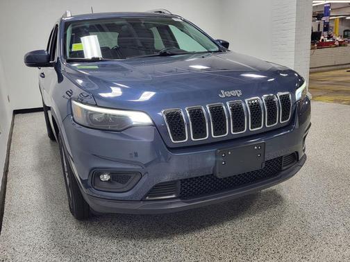 Blue Shade Pearlcoat 2019 Jeep Cherokee Latitude Plus