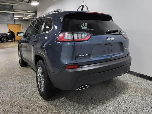 Blue Shade Pearlcoat 2019 Jeep Cherokee Latitude Plus
