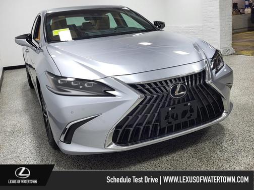 2025 Lexus ES 300h Base