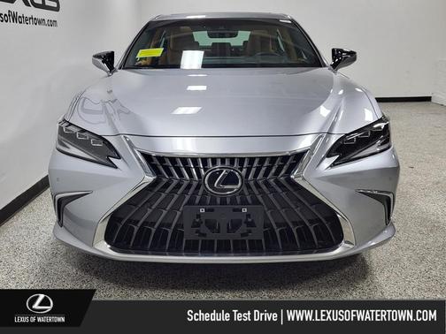 2025 Lexus ES 300h Base