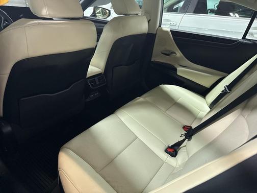 2022 Lexus ES 350 Base
