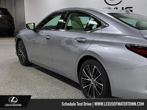 2022 Lexus ES 350 Base