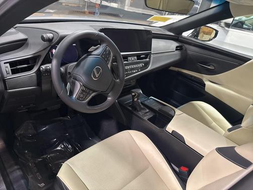 2022 Lexus ES 350 Base