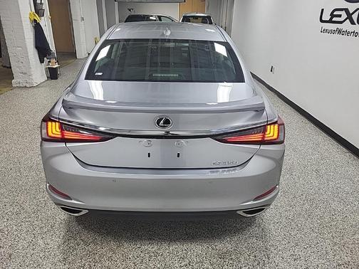 2024 Lexus ES 350 Base