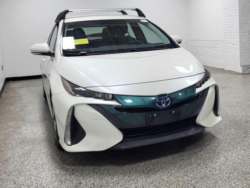 Blizzard Pearl 2018 Toyota Prius Prime Plus