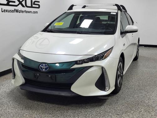 Blizzard Pearl 2018 Toyota Prius Prime Plus
