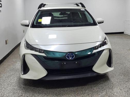 Blizzard Pearl 2018 Toyota Prius Prime Plus