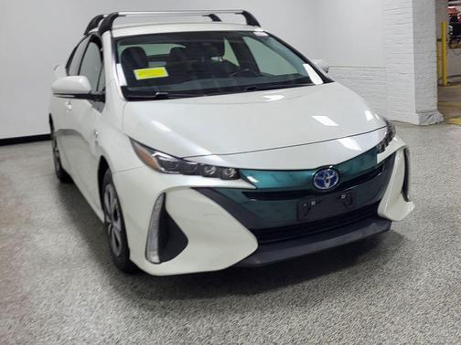 Blizzard Pearl 2018 Toyota Prius Prime Plus