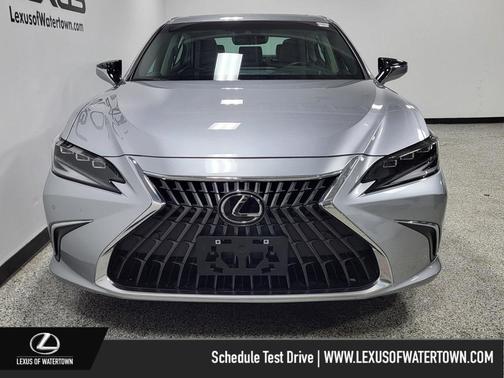 2025 Lexus ES 300h Base