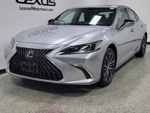 2025 Lexus ES 300h Base