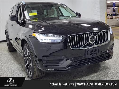 2021 Volvo XC90 T6 Momentum