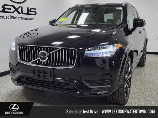 2021 Volvo XC90 T6 Momentum