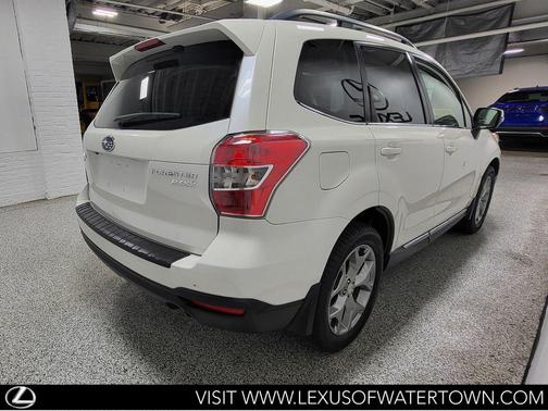 Crystal White Pearl 2016 Subaru Forester 2.5i Touring