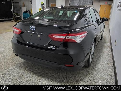 2020 Toyota Camry Hybrid XLE