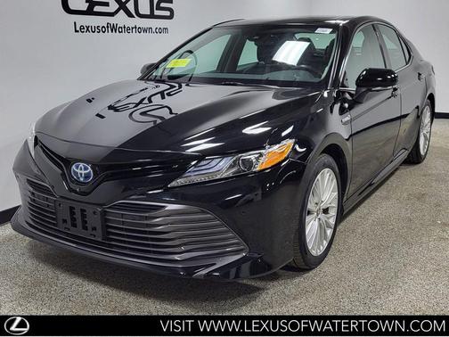 2020 Toyota Camry Hybrid XLE
