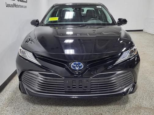 2020 Toyota Camry Hybrid XLE