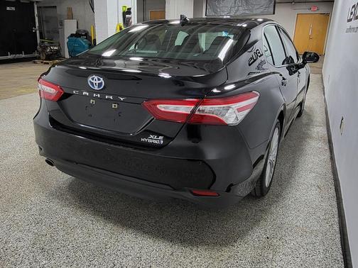 2020 Toyota Camry Hybrid XLE