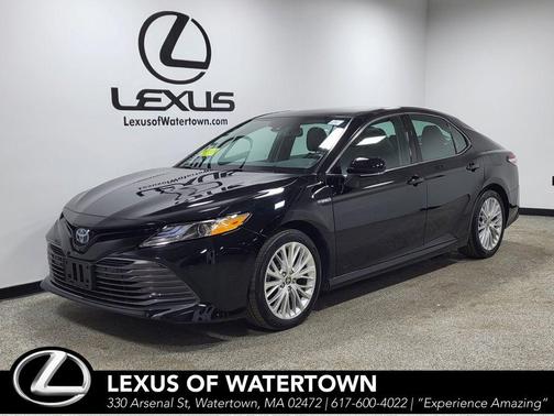 2020 Toyota Camry Hybrid XLE