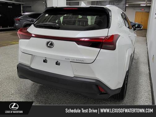 2025 Lexus UX 300h Premium