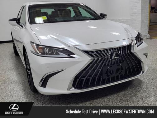 2025 Lexus ES 300h Base
