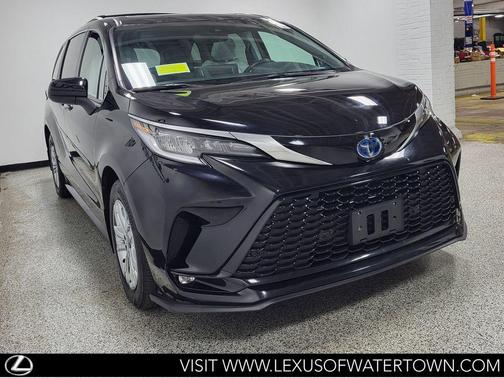 Midnight Black Metallic 2022 Toyota Sienna XSE 7 Passenger
