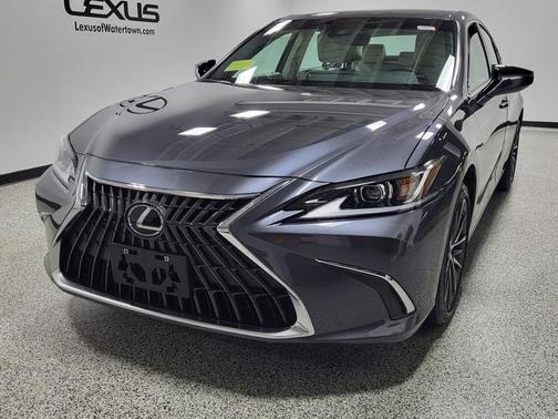 2025 Lexus ES 300h Base