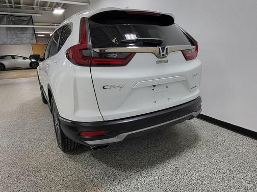 Platinum White Pearl 2022 Honda CR-V AWD Touring