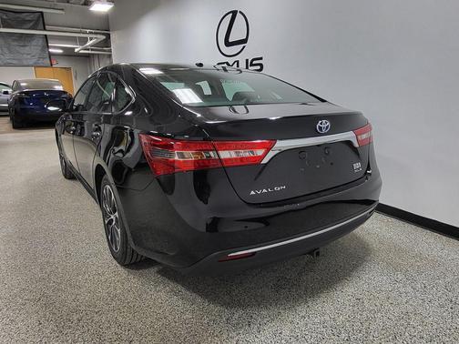 Midnight Black Metallic 2018 Toyota Avalon Hybrid XLE Plus