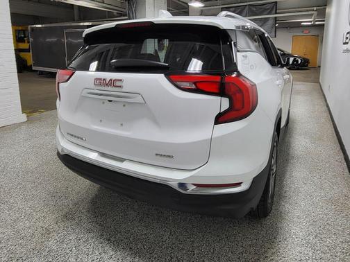 Summit White 2018 GMC Terrain SLT