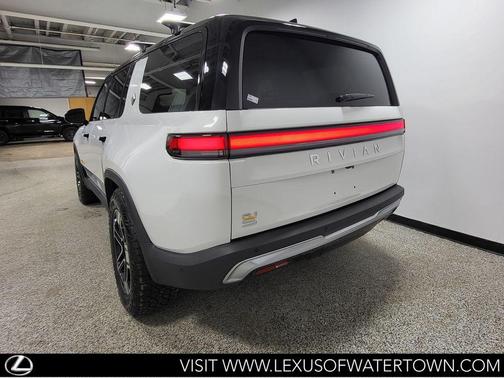 2023 Rivian R1S Adventure