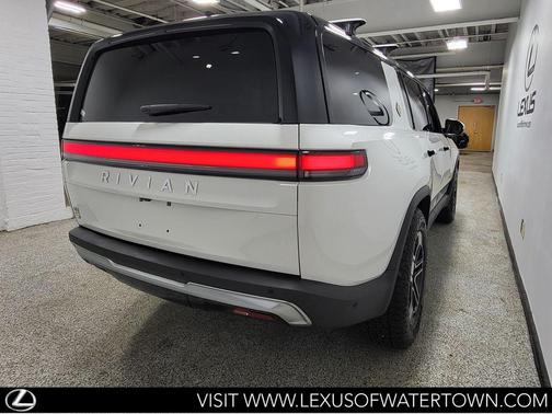 2023 Rivian R1S Adventure