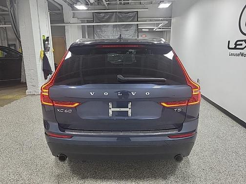 2018 Volvo XC60 T5 Momentum