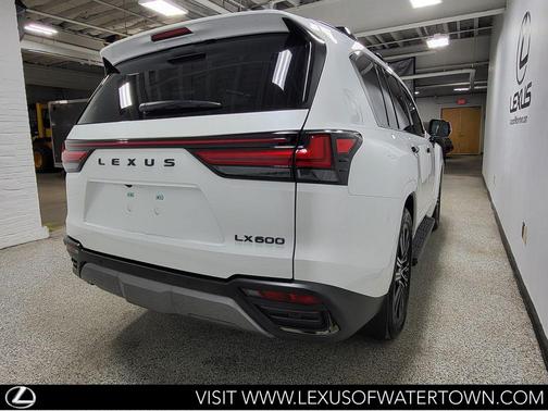 Eminent White Pearl 2025 Lexus LX 600 Luxury