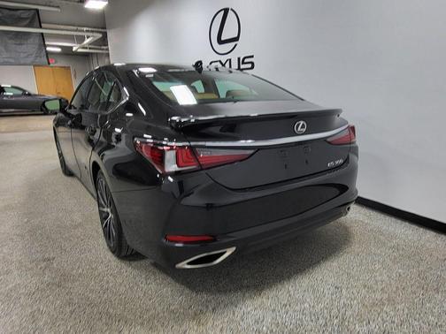 2024 Lexus ES 350 Base