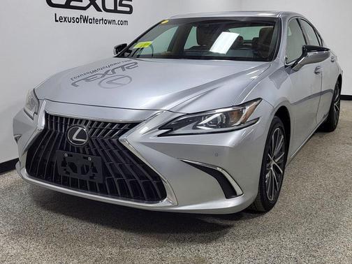 2025 Lexus ES 300h Base