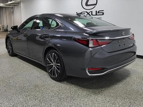 2024 Lexus ES 300h Premium