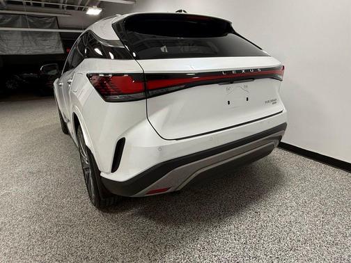 Eminent White Pearl 2023 Lexus RX 350 Luxury