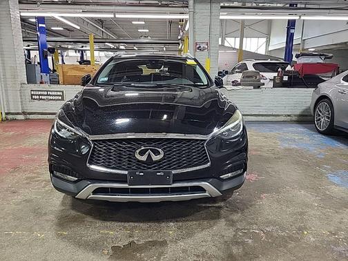 Black Obsidian 2018 INFINITI QX30 Premium