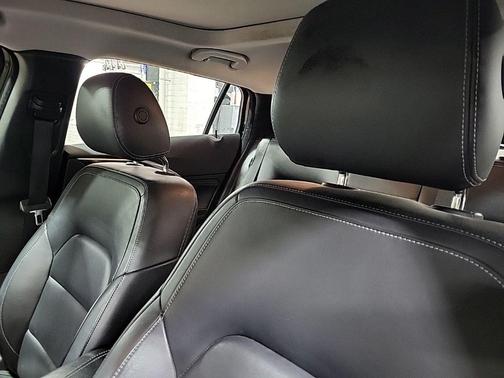 Black Obsidian 2018 INFINITI QX30 Premium