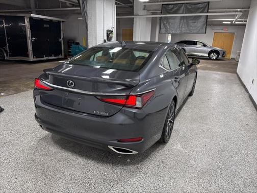 2023 Lexus ES 350 Base