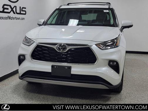 Wind Chill Pearl 2023 Toyota Highlander Platinum