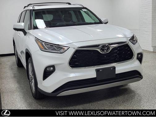 Wind Chill Pearl 2023 Toyota Highlander Platinum