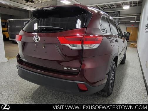 Ooh La La Rouge Mica 2018 Toyota Highlander XLE
