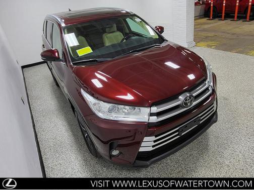 Ooh La La Rouge Mica 2018 Toyota Highlander XLE