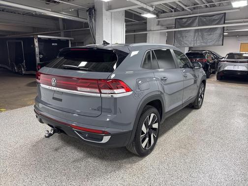 2024 Volkswagen Atlas Cross Sport 2.0T SE w/Technology 4MOTION