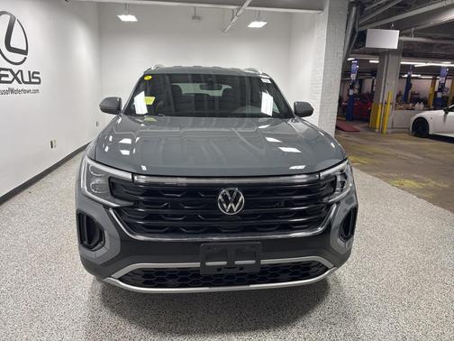 2024 Volkswagen Atlas Cross Sport 2.0T SE w/Technology 4MOTION