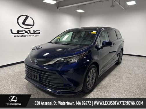 2021 Toyota Sienna LE