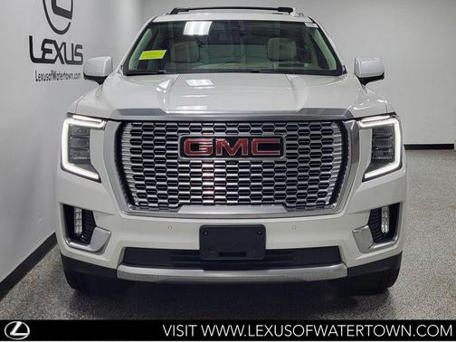 White Frost Tricoat 2022 GMC Yukon XL Denali